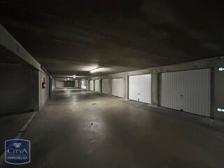  Parking / Garage à louer 15 m²
