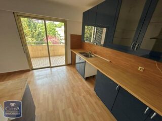  Appartement à louer 3 pièces 85 m²