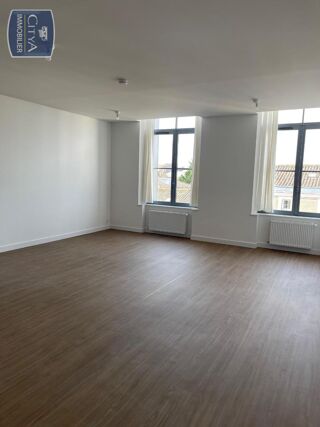  Appartement à louer 4 pièces 116 m²