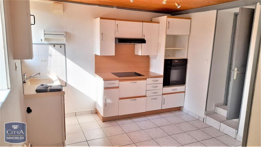 À LOUER : - Disponible mi-septembre - Maison T3 situé à ....