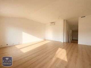  Appartement à louer 3 pièces 50 m²