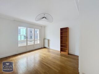  Appartement à louer 3 pièces 83 m²