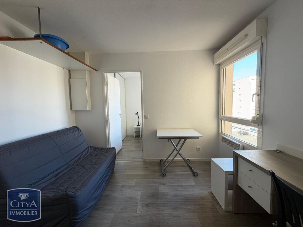 À LOUER : Appartement T2 à Saint-Étienne, situé dans un ....