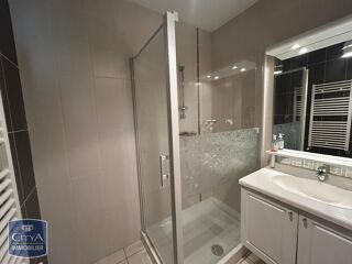  Appartement à louer 3 pièces 79 m²