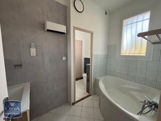  Appartement à louer 5 pièces 150 m²