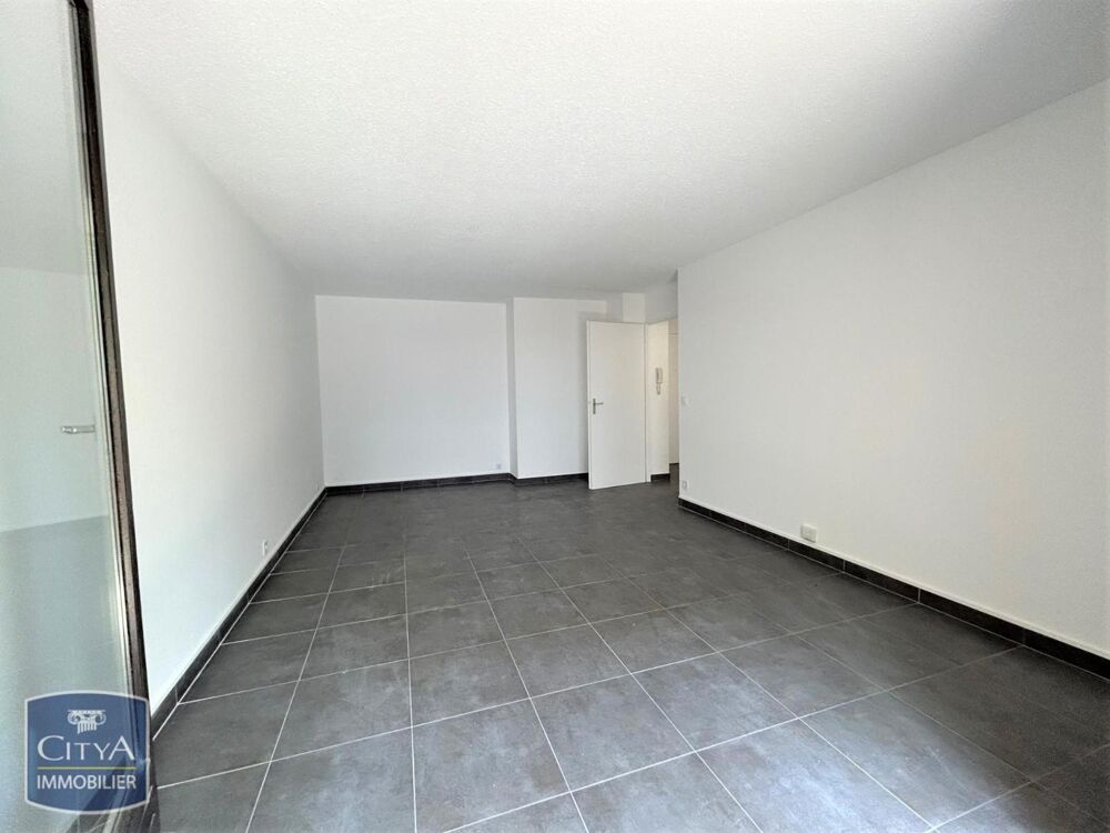 À louer spacieux et lumineux appartement de 2 pièces de ....