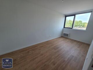  Appartement à louer 3 pièces 76 m²