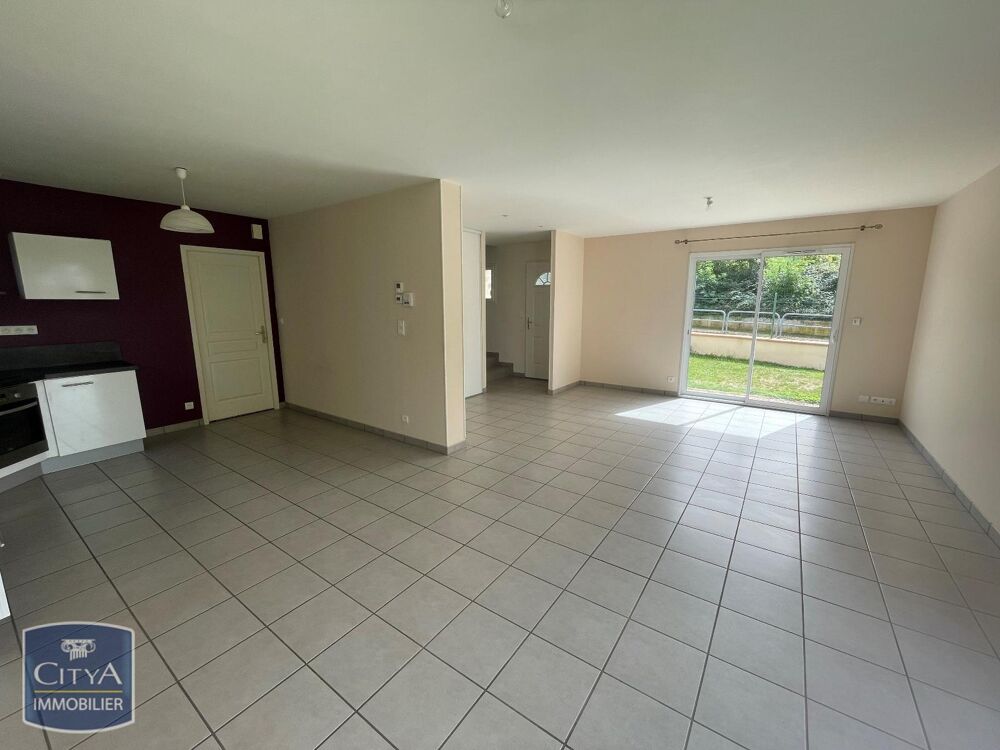 À LOUER : Maison T4 située à Combronde, dans le départem....