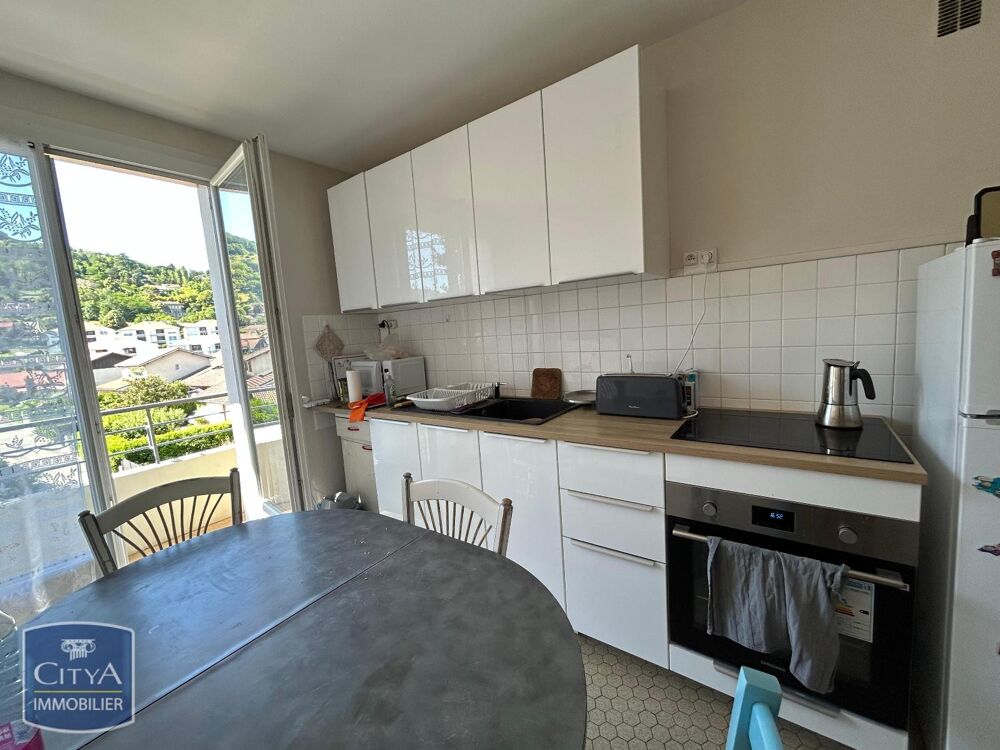 À LOUER : Appartement rénové T4 à ST MARCELLIN, 38160, r....