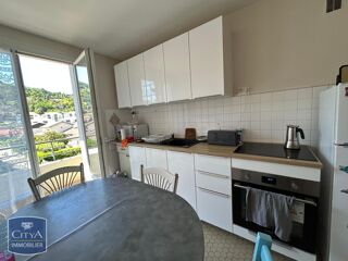  Appartement à louer 4 pièces 81 m²