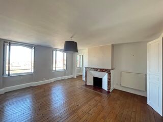  Appartement à louer 5 pièces 179 m²