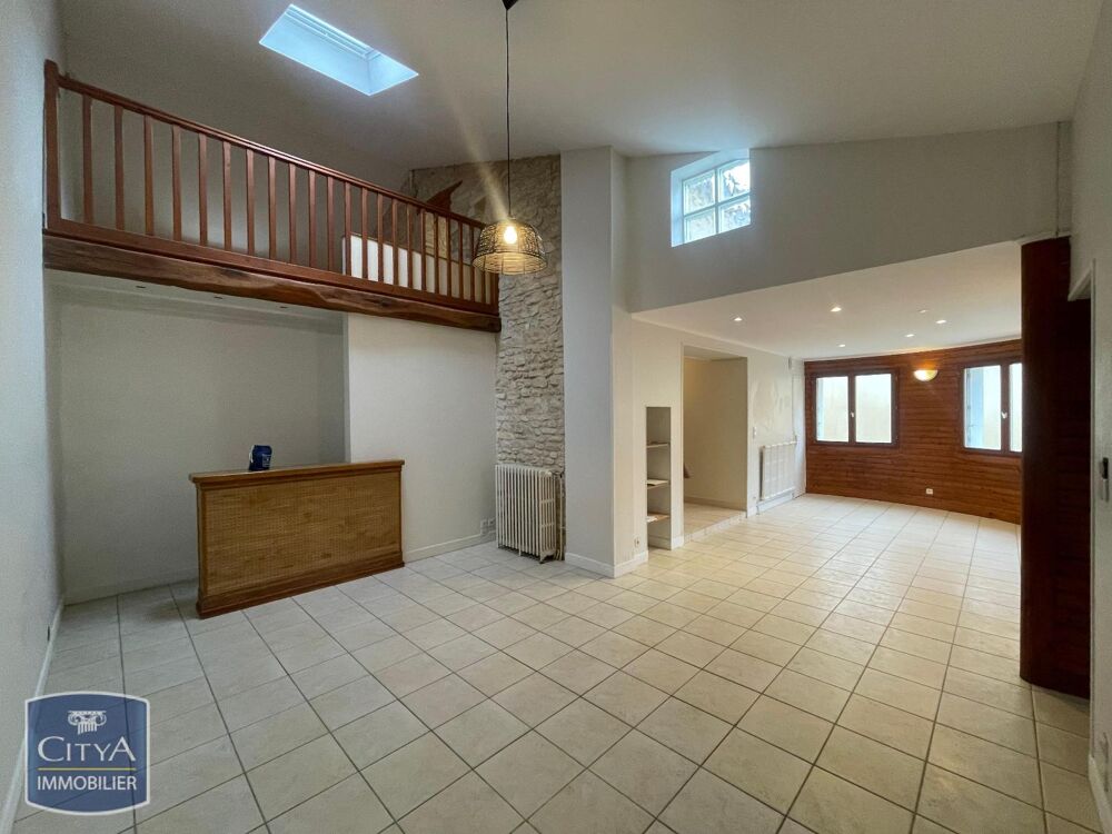 location Maison - 6 pi�ce(s) - 145 m� Neuville-de-Poitou (86170)