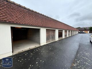 Parking / Garage à louer 