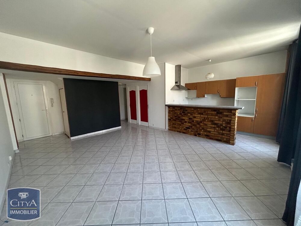 À LOUER : Appartement T1 à Charleville-Mézières, vue sur....