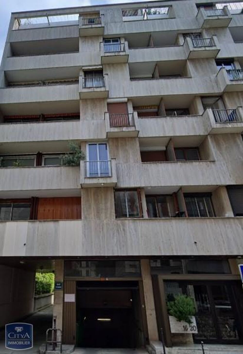 location Parking / Garage - 12 m² Paris (75116)