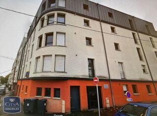  Parking / Garage à louer 
