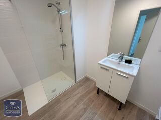  Appartement à louer 3 pièces 75 m²