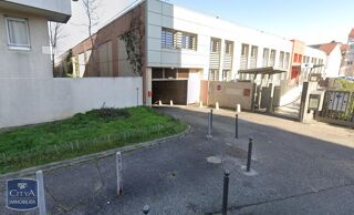  Parking / Garage � louer 