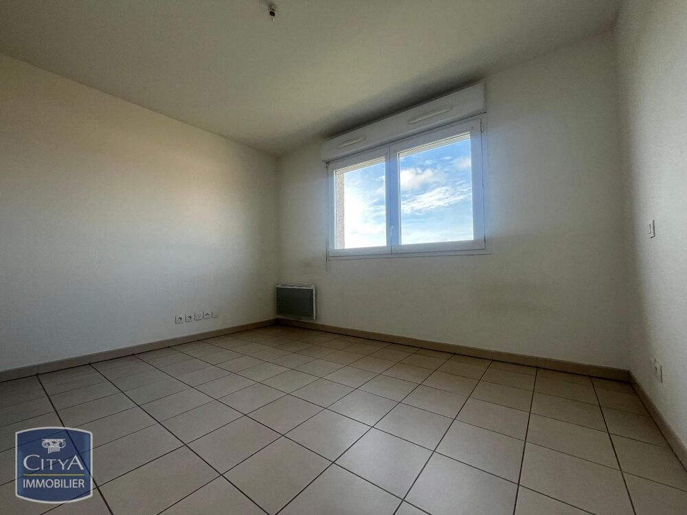 LOCATION RODILHAN - STUDIO AVEC PARKING - RESIDENCE CALM....