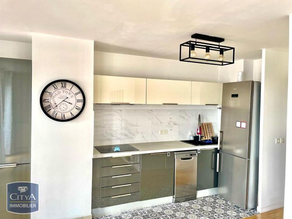 EXCLUSIVITÉ - EN TRÈS BON ÉTAT GÉNÉRAL En location : à c....