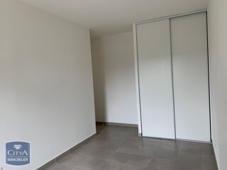  Appartement à louer 4 pièces 80 m²