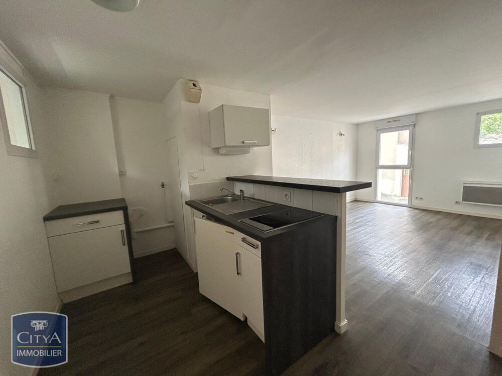 APPARTEMENT T2 AVEC PARKING À louer : à LAVAL (53000) ve....