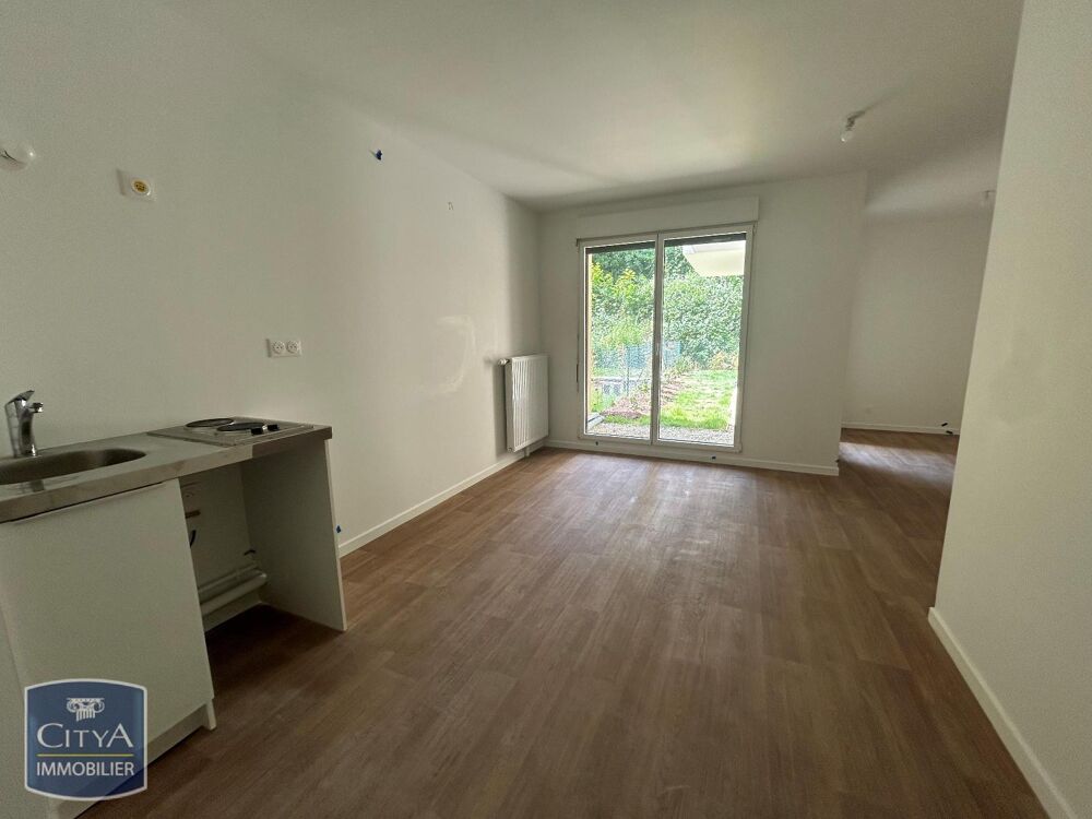 À LOUER SUR PLAN STUDIO EN REZ DE JARDIN DISPONIBLE AU 1....