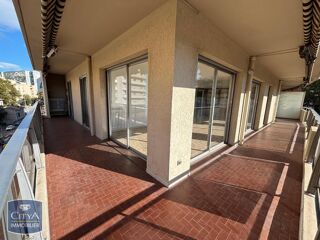  Appartement à louer 4 pièces 102 m²