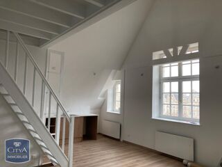  Appartement à louer 3 pièces 81 m²