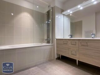 Appartement à louer 3 pièces 75 m²