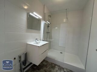  Appartement à louer 3 pièces 74 m²