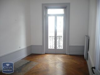  Appartement à louer 2 pièces 50 m²