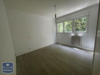  Appartement à louer 4 pièces 70 m²