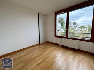  Appartement à louer 4 pièces 107 m²