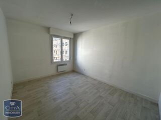  Appartement à louer 3 pièces 82 m²