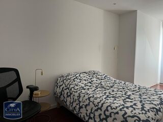  Appartement à louer 3 pièces 65 m²
