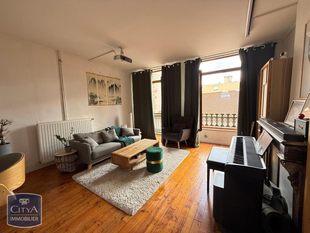 À LOUER Découvrez cet appartement T3 au 3e étage situé à....