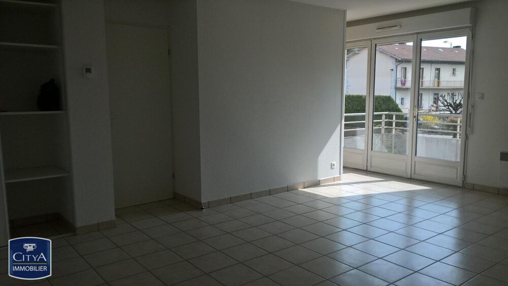À LOUER : Charmant appartement T2 à Arpajon sur Cère, id....