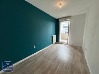  Appartement à louer 4 pièces 80 m²