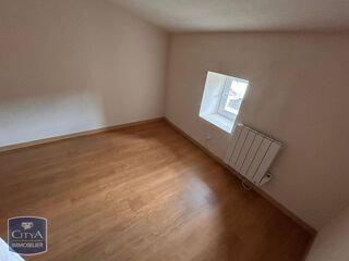  Appartement à louer 3 pièces 77 m²