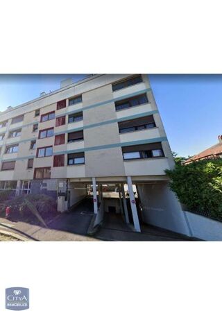  Parking / Garage à louer 