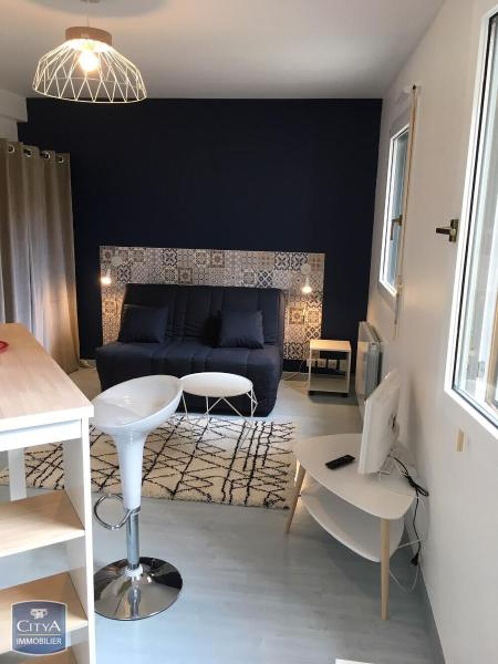 A LOUER T1 MEUBLE - NANTES CENTRE - RUE CHARLES BRUNELIE....