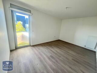  Appartement à louer 3 pièces 80 m²