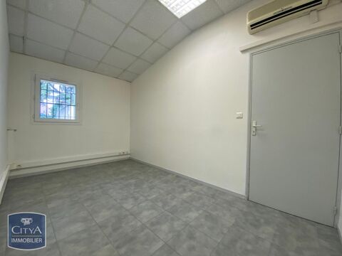 A louer au Pontet, local professionnel id&eacute;alement sit... 260 84130 Le pontet