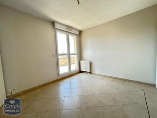  Appartement à louer 4 pièces 115 m²