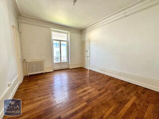  Appartement à louer 3 pièces 85 m²