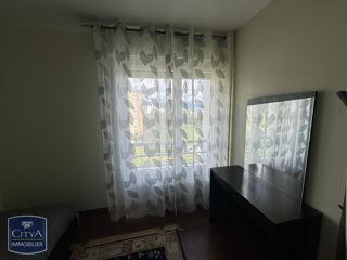  Appartement à louer 5 pièces 104 m²