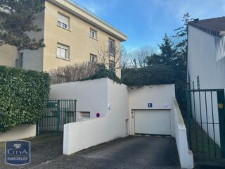  Parking / Garage à louer 