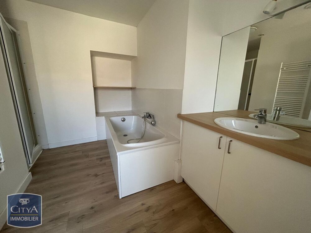 location Maison - 7 pièce(s) - 148 m² Neuville-de-Poitou (86170)