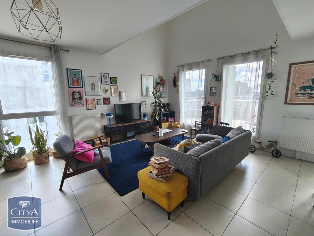 location Appartement - 5 pièce(s) - 107 m² Bordeaux (33300)